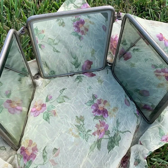 Vintage French Triptych 1950’s Tri-Fold Vanity Barber Mirror - Picture 3 of 17